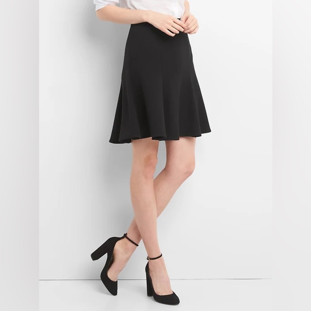 Gap Stretch Tulip Skirt